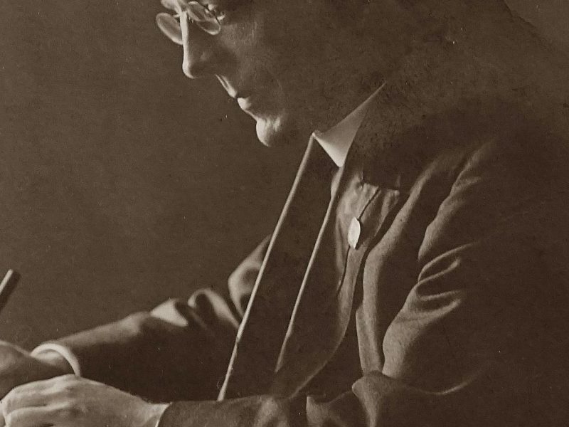 This article explains how footnotes can do more than cite sources — they can be comedic devices that disrupt a narrative and create an intimate joke between aut...